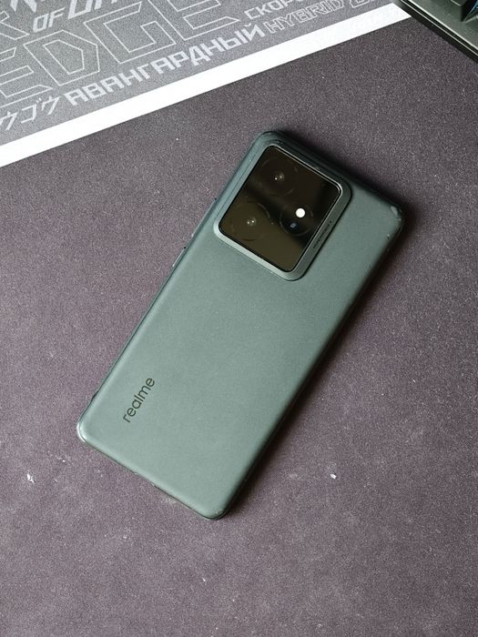 Realme GT 7 | 512 GB 12 RAM | 30 min fast charge | 7000 mah | Тройна камера