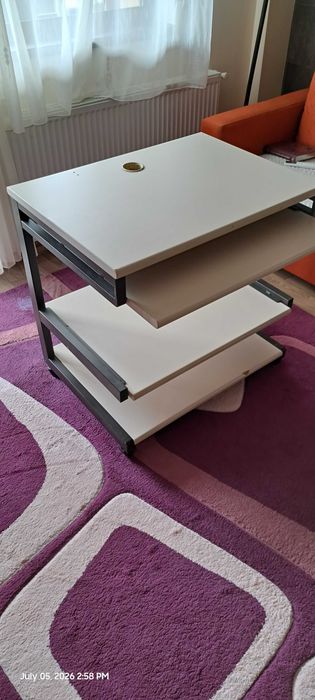 Birou cu cadru din otel cu masa pentru tastatura 80x60x80