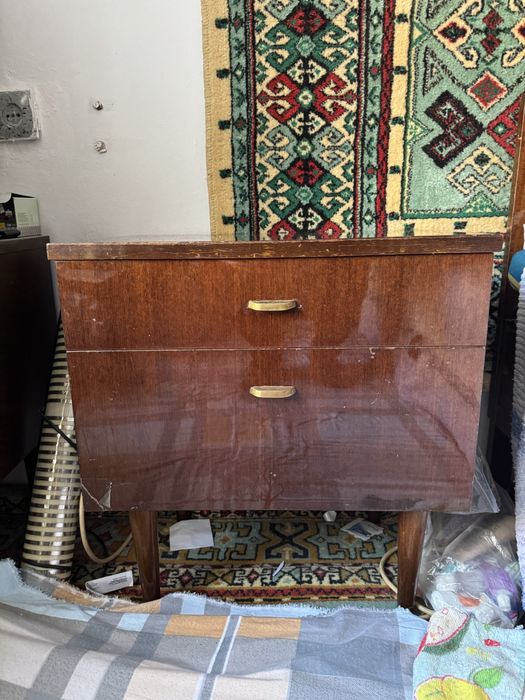 Тумбочки старые для вещей