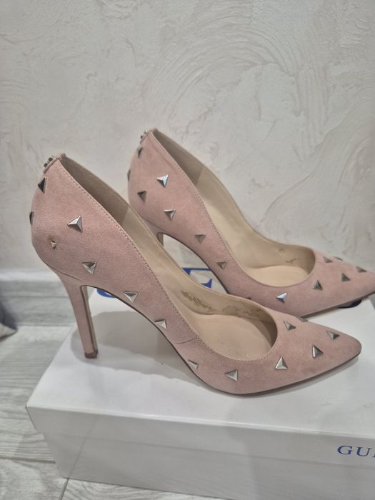 Обувки на ток и платформа