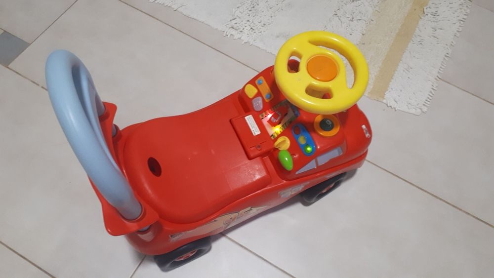 De vânzare babytaxiu de curse Fulger McQueen cu sunete și lumini