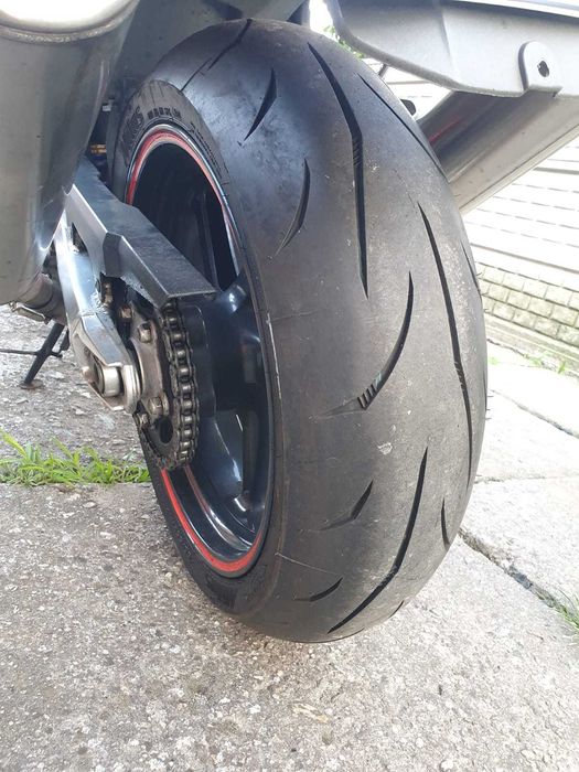 Motocicleta Aprilia SL Falco 1000