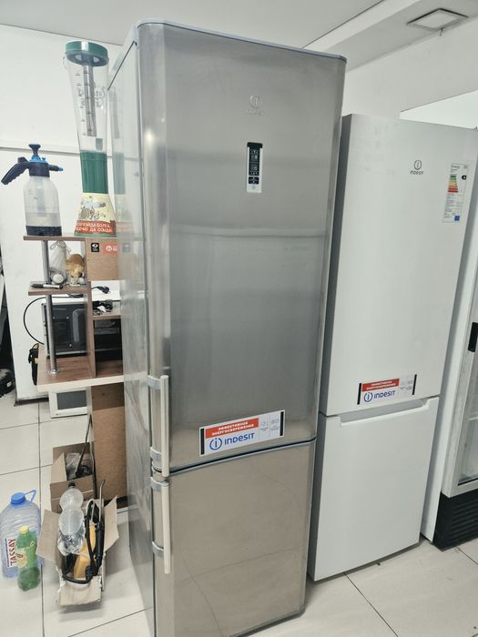 Продам холодильник Indesit