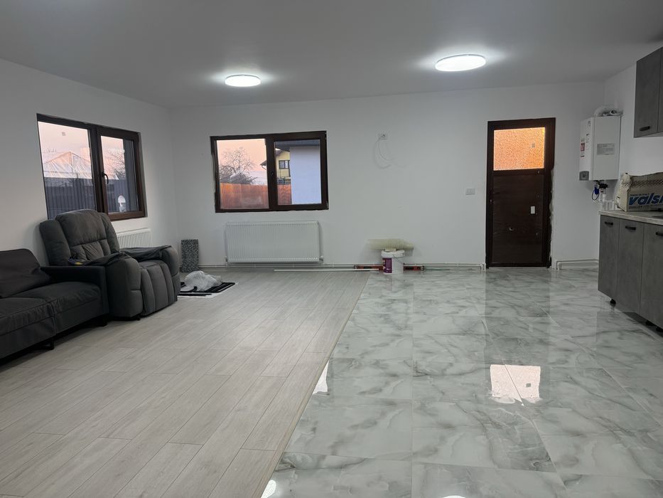 Casa De inchirieat sau de vanzare.