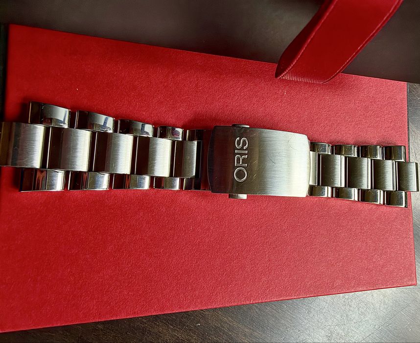 ORIS Aquis Date 43 mm
