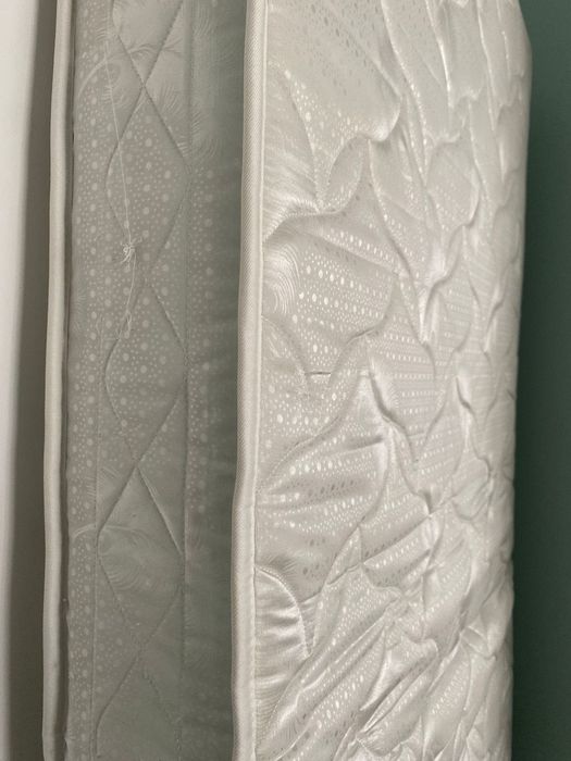 Матрас для кровати