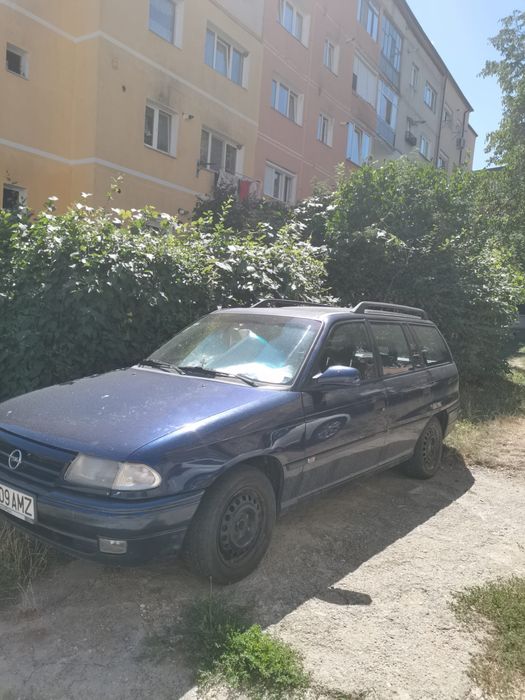 Vand Opel Astra F 1.6 benzina