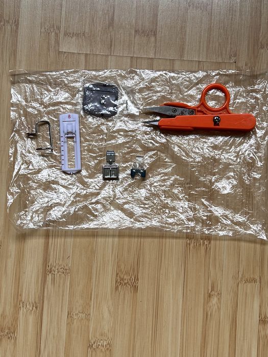 Masina de cusut (electrica) SINGER!