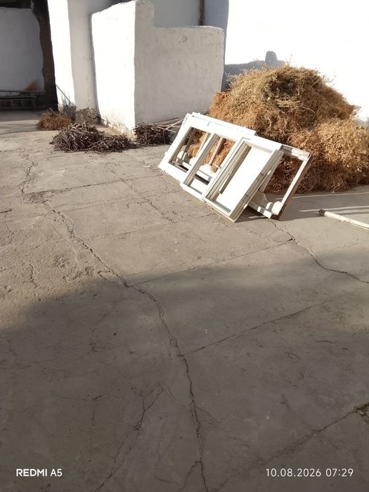 Taxta va oyna sotiladi