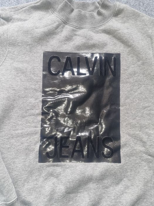 Дамски блузи и пуловери