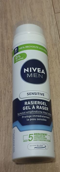 Бальзам после бритья Nivea.