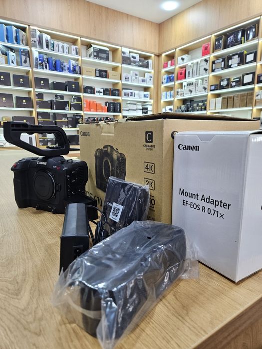 Canon C70 + EF - R 0.71x