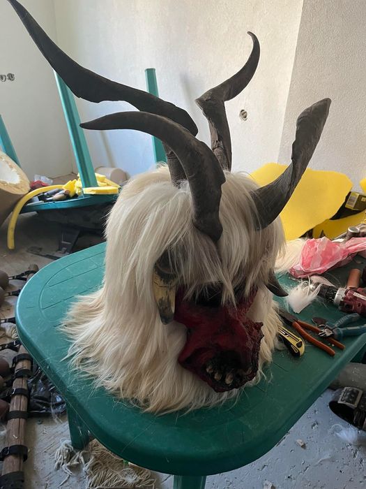 Кукерски маски, ръчна изработка