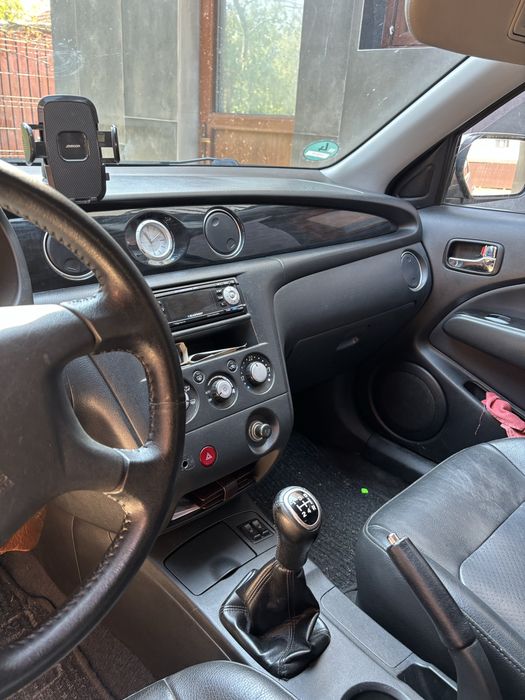 Mitsubishi Outlander 1