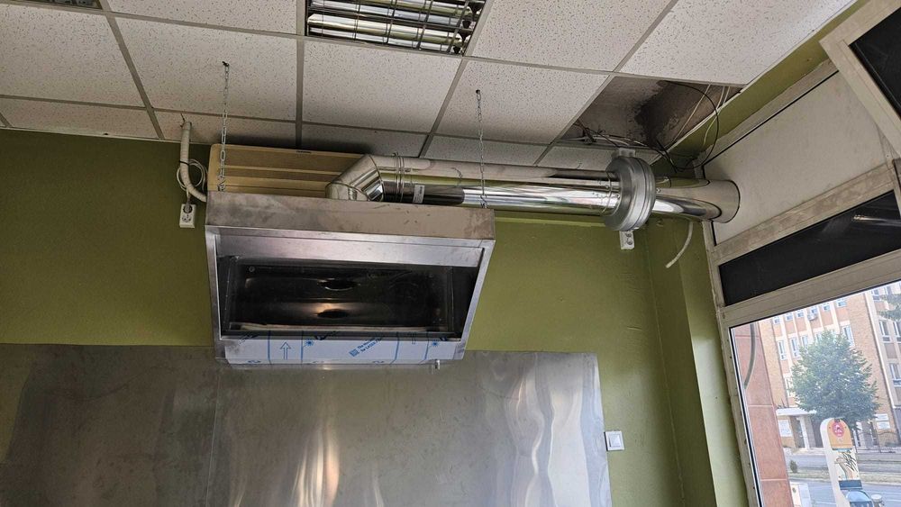 De vanzare- Mobilier si utilaje complete pentru placintarie