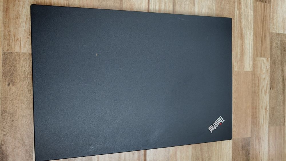 Lenovo Thinkpad L590 / i5 - 8250U / 8 GB RAM / ssd 256 /