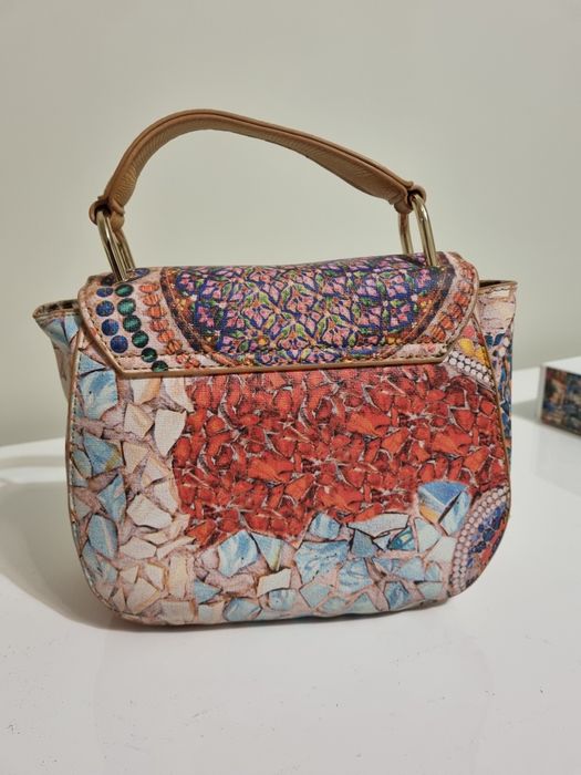 Цветна парти чата