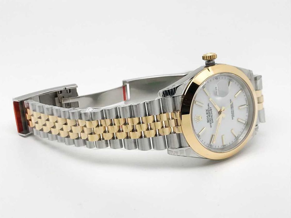 Rolex Datejust 41 – жълто злато, бял циферблат, Jubilee гривна – реални снимки