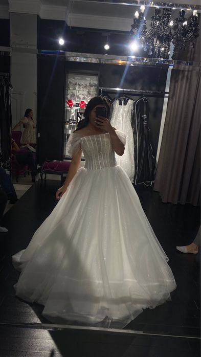 Продам сваденбные платья