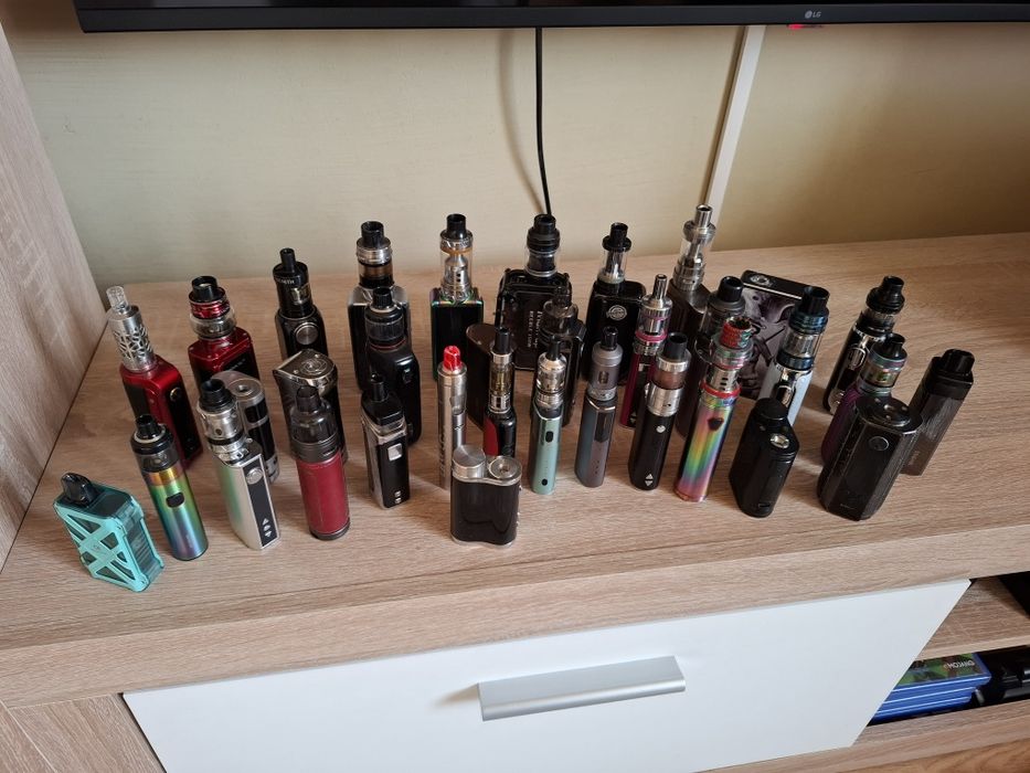 Vand/Schimb lot tigari electronice, lichidare stoc!