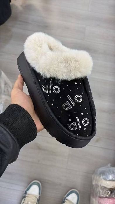 Ugg-uri diferite modele