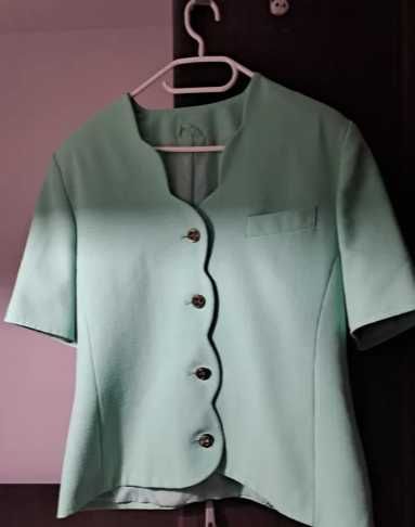 Costum cu sacou si fusta marimea 40