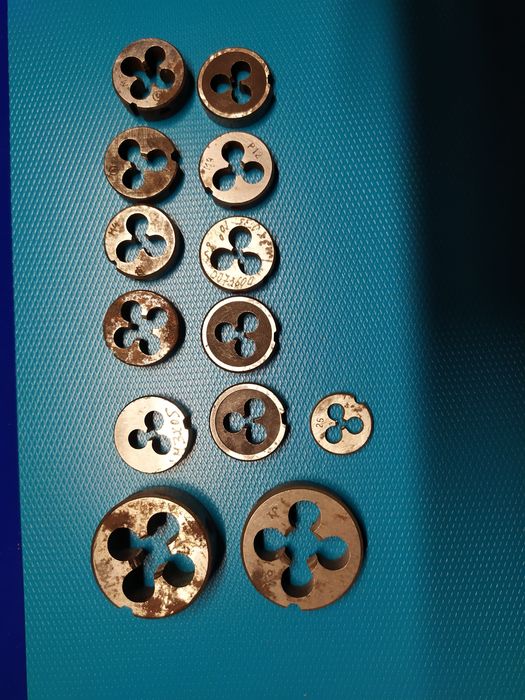 Плашки круглые резьбовые