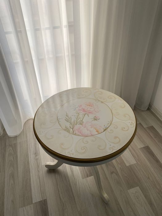 Vand apartament cu doua camere situat intr-una dintre cele mai frumoase zone din Alba Iulia cu loc de parcare suprateran inclus