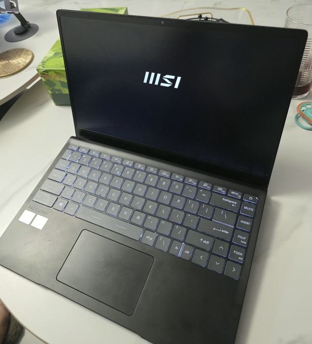 Laptop MSI Modern 14 B4MW,  AMD Ryzen 5 4500U, 8GB RAM, SSD 512GB