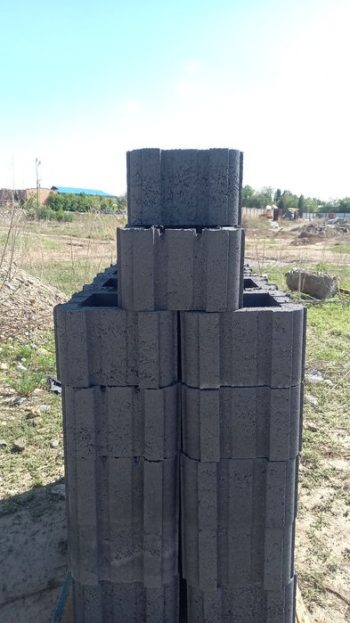 Продам тумбы для забора