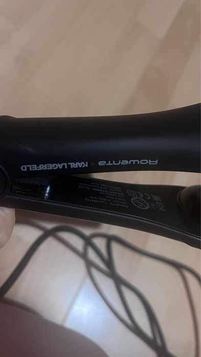 Rowenta x Karl Lagerfeld Waves Addict CF471L, Маша за ретро къдрици