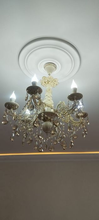 Продаётся две люстры