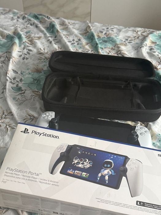 Продавам playstation potal работи чудесно игрите вървят гладко без проблем.Цената е в Евро .