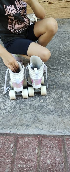 Продавам белите ми любими кънки размер 29