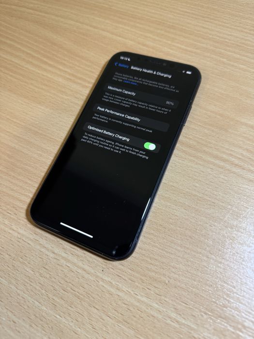 iPhone XR Black 64GB - счупен