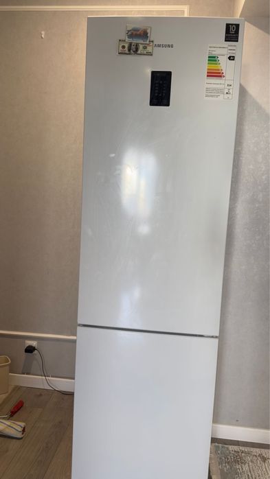 Холодильник Samsung