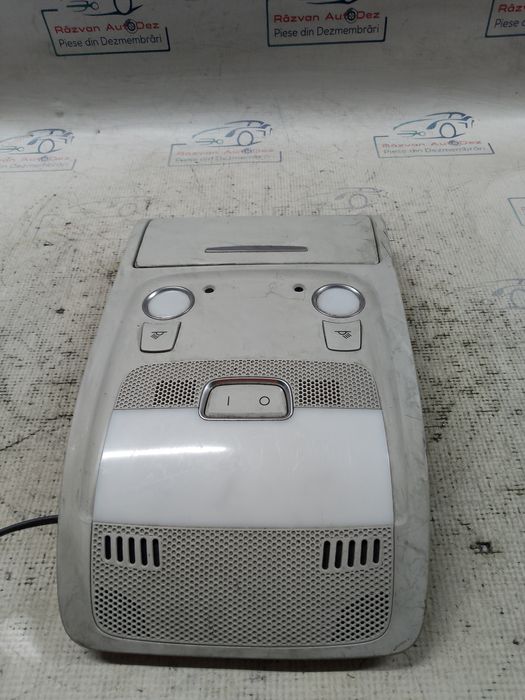 plafoniera audi a4 b8 2011