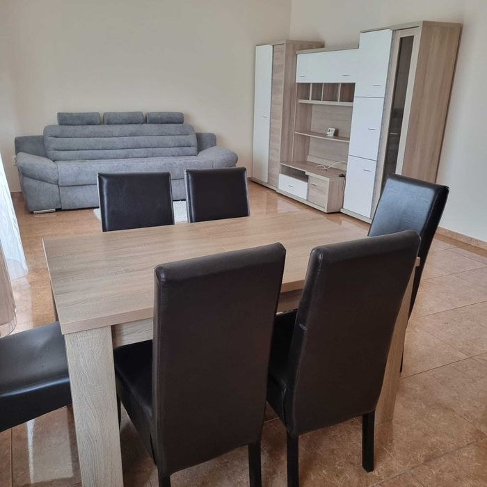 Închiriez apartament 3 camere