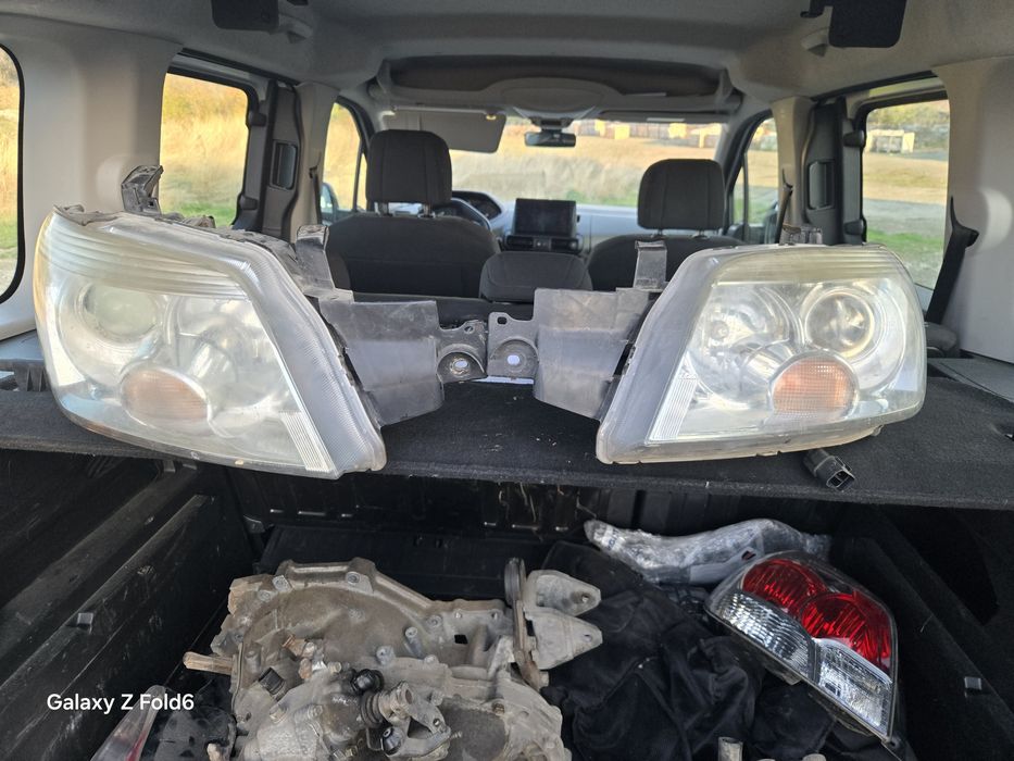 Фарове за мицубиши аутлендър 2004-2006 Mitsubishi outlander