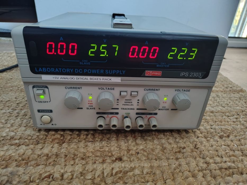 Sursă de alimentare laborator RS PRO IPS 2303, Dublă (2x 30V, 3A, 180W), Liniară