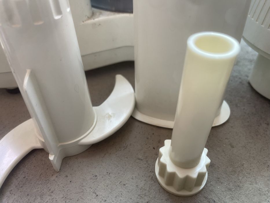 Продам кухонный комбайнь !Бренд:Элекма