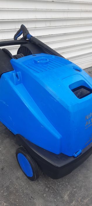 Пароструйка /Водоструйка Nilfisk  Neptune 3 220V 180bar НайВисок Клас от Машините на 220VБързо затопляне