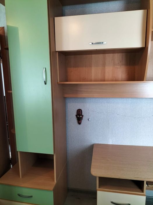 Гарнитурная стенка + стол + тумба