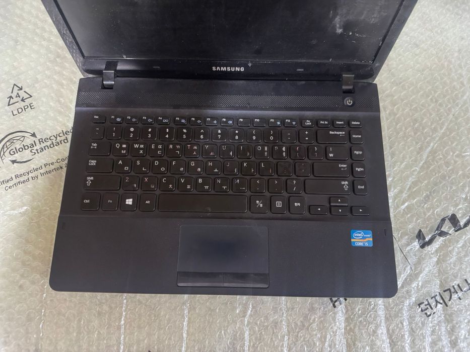 Ноутбук samsung б/у в нормальном состоянии
