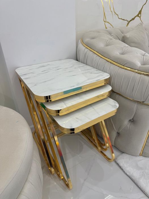 Дивани за продаване с 4-ри стола i 3 малки маси