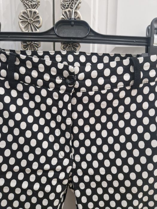 Lucy Fashion - Елегантен панталон на точки черно с бяло