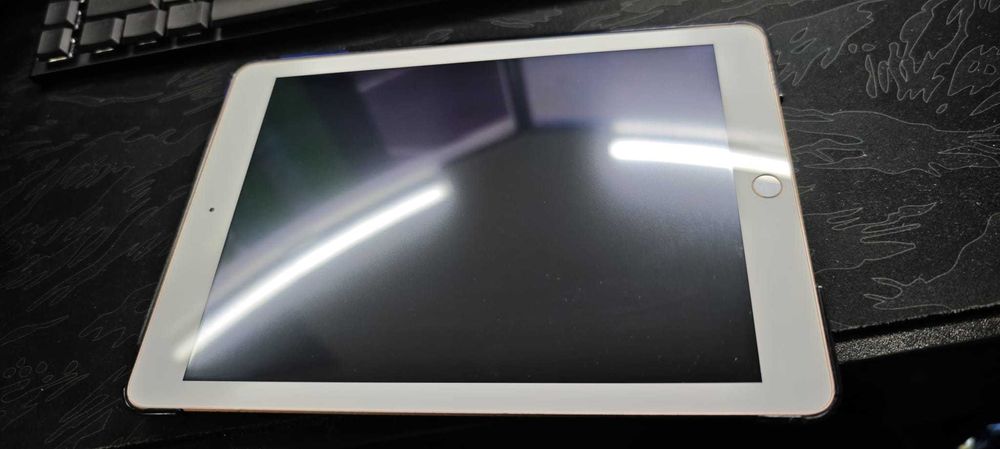 Vând mica mea colecție iPhone & iPad| X | 8 Plus | SE 2020 iCloud OFF