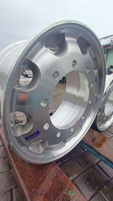 Jante aliaj noi,pentru camion,anvelope 385/22,5