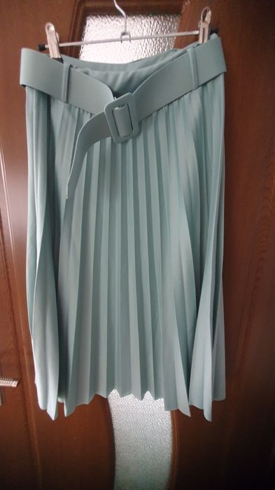 Fusta noua cu pliuri