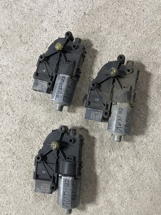 Моторчик люка ауди Q7 2007